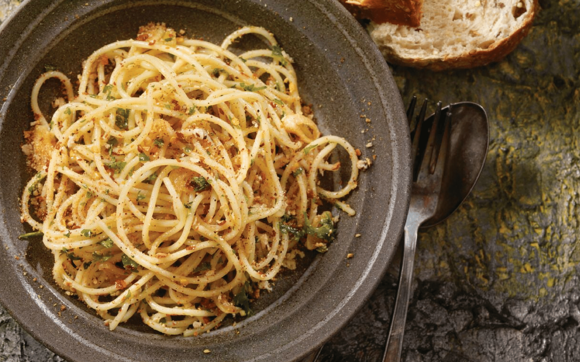 Easy Pasta Aglio e Olio Recipe | Simple Italian Dish