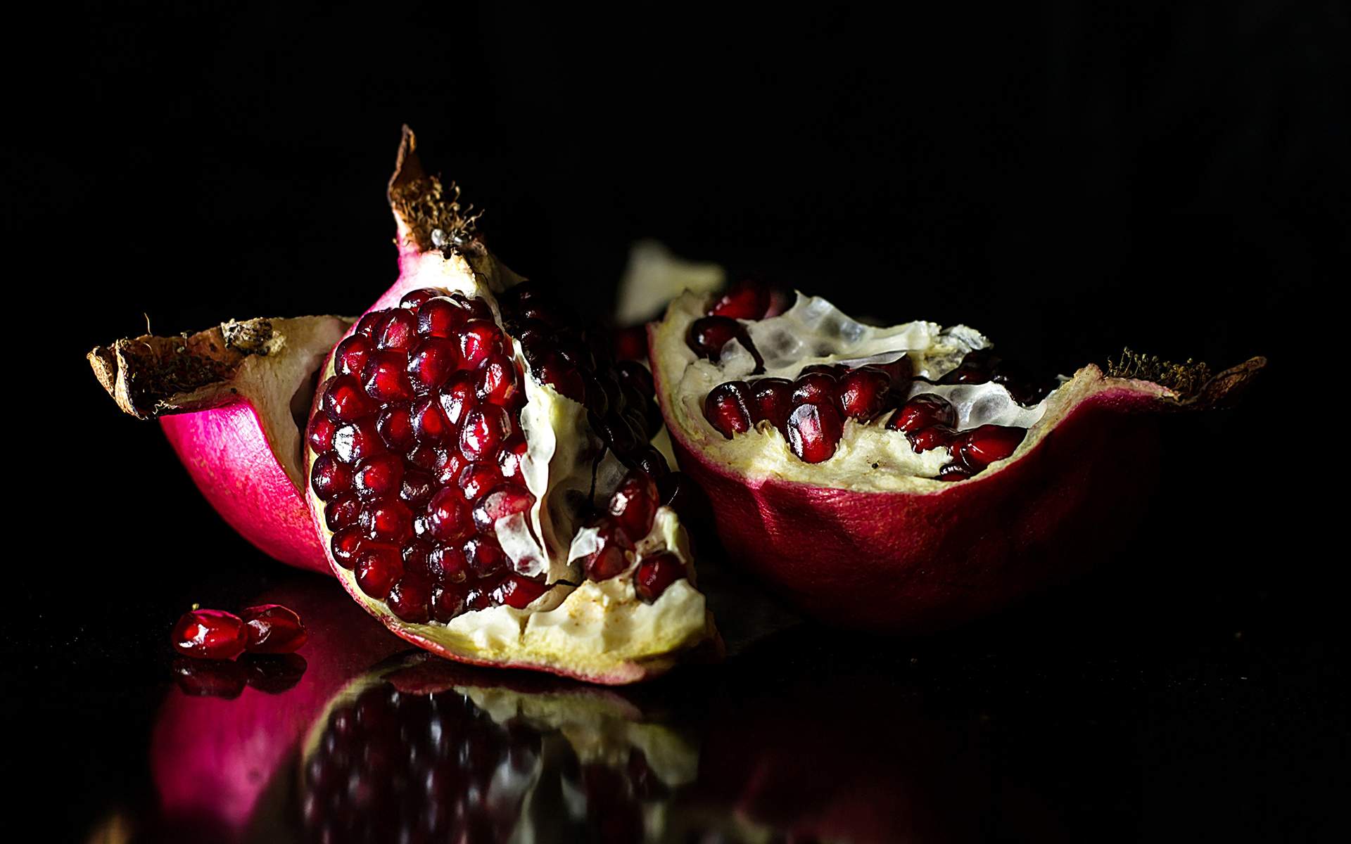 How to Open a Pomegranate Easily in 6 Steps